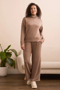Techno Lux Wide Leg Pull-On Pant